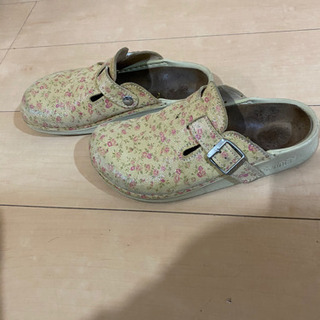 ビルケンの姉妹ブランドのFootprintsのサンダルです！の画像