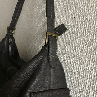 本革　ショルダーバッグ　小さめの画像
