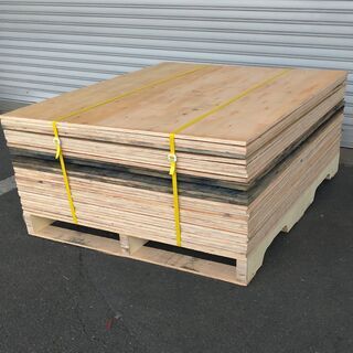ベニヤ板　約122cm✕約102cm✕約1cm　DIYや補修など...