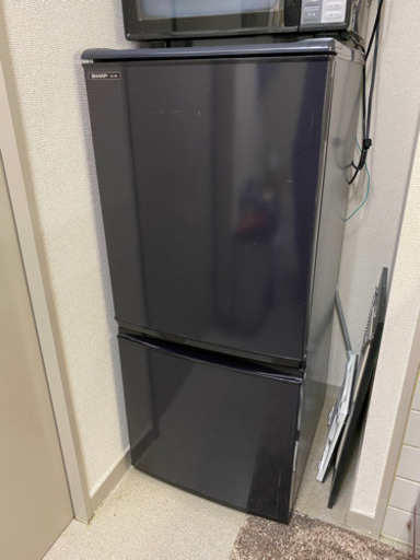 お譲り先決まりました。4/20(月)までに引き取り希望　冷蔵庫　SHARP SJ-14P