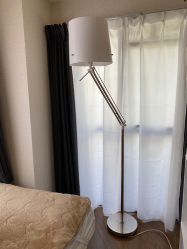 ライトスタンド　IKEA LED電球付き 暖色