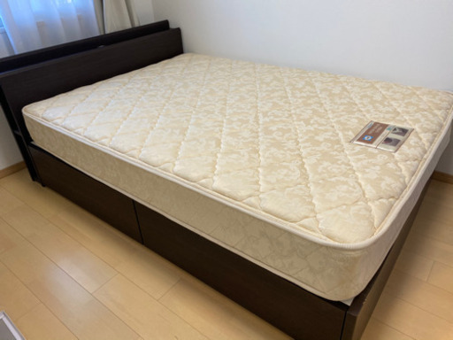 ※販売済み【美品】ダブルベッド＋マットレス
