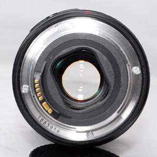 Canon EF 24-105mm F4 L IS USM　キヤノン　キャノン　レンズ　【フード、キャップ付き】の画像