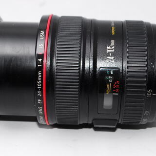 Canon EF 24-105mm F4 L IS USM　キヤノン　キャノン　レンズ　【元箱、フード、キャップ、ポーチ付き】の画像