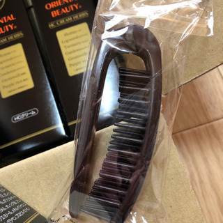 お取引中】白髪染めクリーム　新品未開封　ブラシ付きの画像