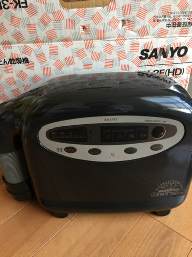 新品 SANYO  サンヨー 布団乾燥機 ダニ