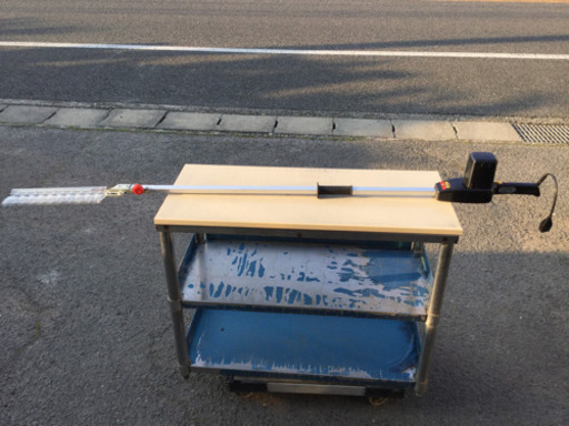 中古　高枝電動バリカン　1.7m　ヘッジトリマー　園芸　庭　刈払機　草刈り　幅8　　奥行165　　高さ14.5　 （ｃｍ）
