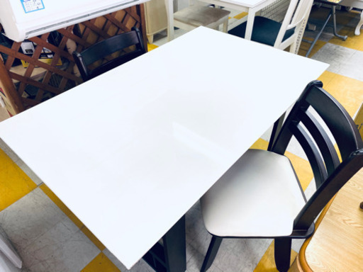 【リサイクル スターズ鹿大通店】2人掛けダイニングテーブル