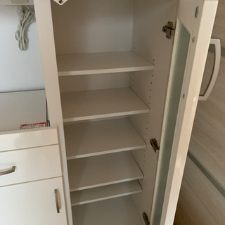 食器棚の画像