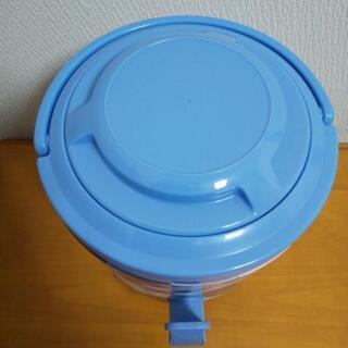 中古 ウォータージャグ ３L ベネトン チェック・ブルー 保温保冷容器 の画像