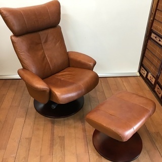 ① 美品 本革 リクライニングチェア オットマン付き 回転式 パーソナルチェア