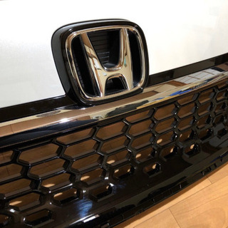 【ほぼ新品】新型フリード　純正フロントグリルの画像