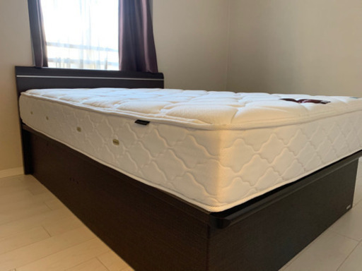 France BedのマットレスとTokyo Bedのベッド　2014年購入