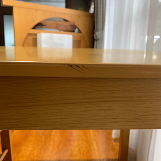 ダイニングテーブルの画像