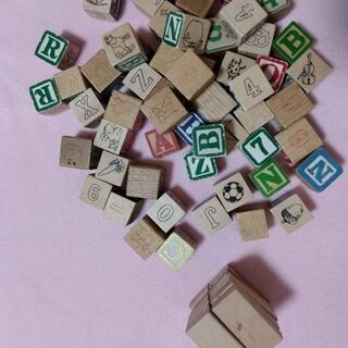 ブロック　アルファベット　積み木　知育玩具
