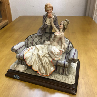 中古品☆ドマン Made in Italy☆置物☆人形☆ソファー...
