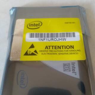 【値下げ】インテルSSD　X25V40GB　未開封品