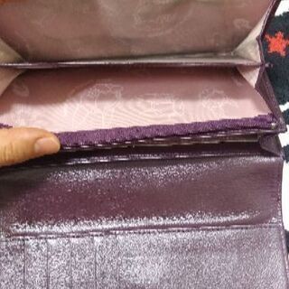 ★クリスタルボールの長財布・無料の画像