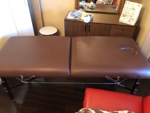 エステやマッサージに!折りたたみベット 2年間使用