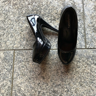 パンプス 黒 22cmの画像