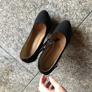 パンプス 22.5 黒の画像