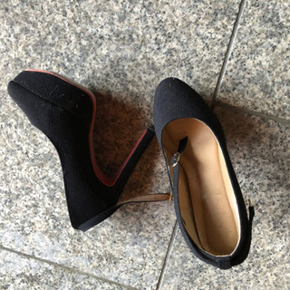 パンプス 22.5 黒の画像