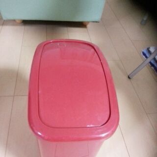 ゴミ箱の画像