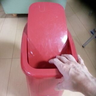 ゴミ箱の画像