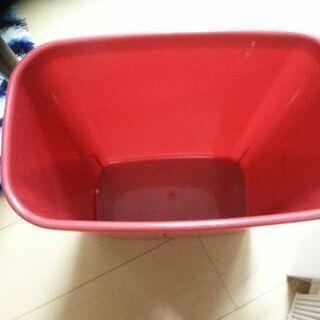 ゴミ箱の画像