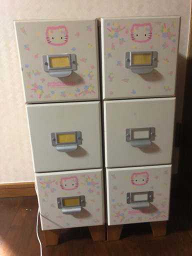 キティーちゃん収納棚2セット
