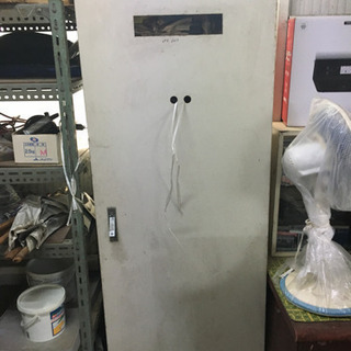 鉄製の収納箱　鉄くず？