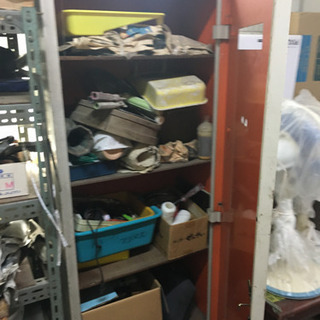 鉄製の収納箱　鉄くず？の画像