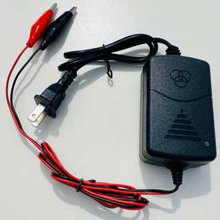 未使用新品！自動車・バイク・原付バッテリー  12Vバッテリ充電器