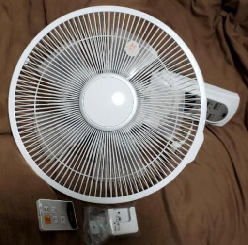 壁掛け式の扇風機