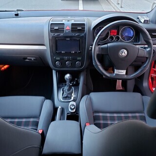 ゴルフＧＴi　 Ｈ19　車検4年4月　走行32000キロ　社外ＨＤＤナビ＆フルセグＴＶ＆バックカメラ　外アンプ　純正17ＡＷ　レッドキャリパー　キセノン　禁煙車の画像