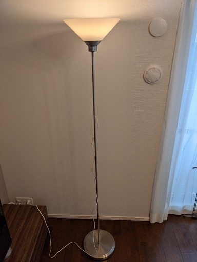 IKEA フロアランプ LED電球つき ★取りに来てくださる方