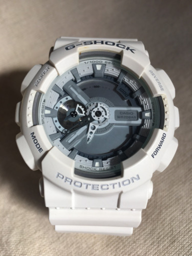 中古特価　G-SHOCK GA-110C-7AJF ホワイト