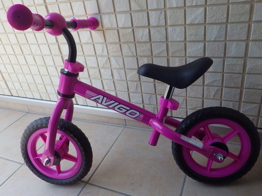 AVIGO　アヴィーゴ　ＥＶＡトレーニングバイク（キックバイク）　ピンク 美品