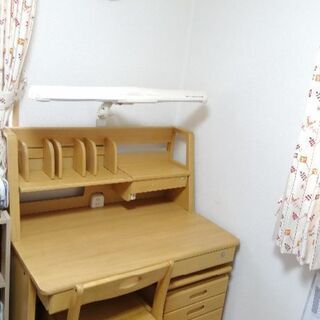 学習机ヒカリサンデスク一式差し上げますの画像