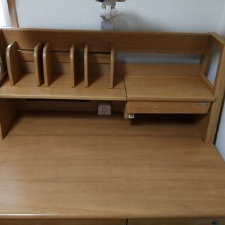 学習机ヒカリサンデスク一式差し上げますの画像