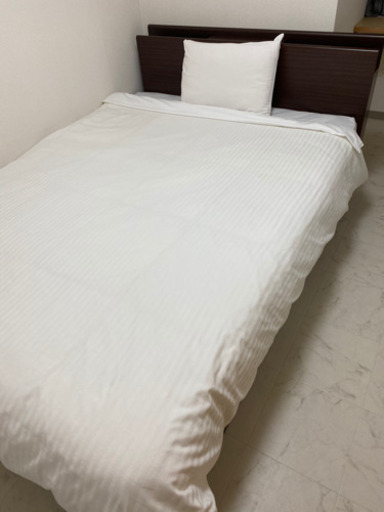 美品引き出しつきダブルベッド　持ち帰りで5000円引き