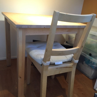 【IKEA】ダイニング３点セット（テーブル、椅子二脚）の画像