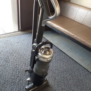 ※締め切りました　スティックタイプ掃除機　サイクロンクリーナー