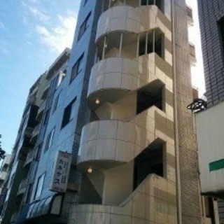1500円〜/日 新宿三丁目徒歩圏内/水道光熱高速WIFI込
