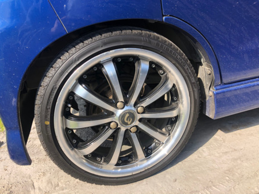 タイヤ2本新品　あと2本は7分くらいです