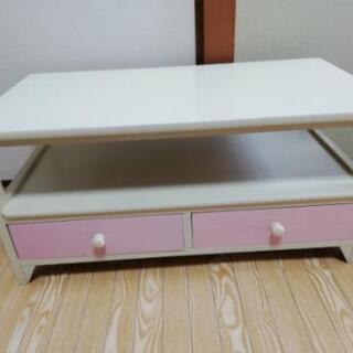 テレビ台   ピンクとグリーン
