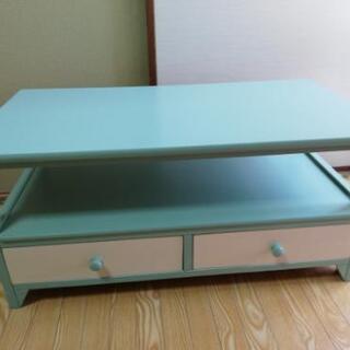 テレビ台   ピンクとグリーンの画像