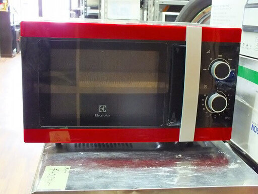 【苫小牧バナナ】2015年製 エレクトロラックス/Electrolux 電子レンジ 50Hz専用(東日本) EMM2300JR5 レッド系 清掃済み