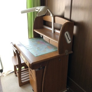 息子が使ってた机を譲ります。の画像