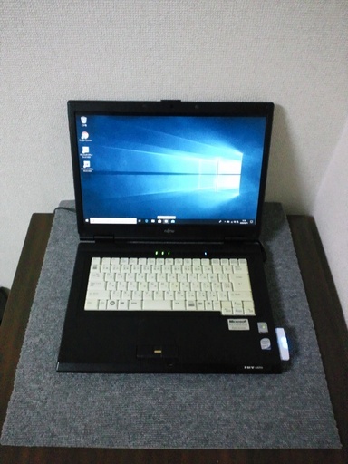（代引可能）WIN10 FUJITSU FMV-A8260
